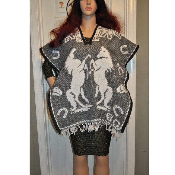 Poncho Mexican traditional Clothing Heavy Blanket horses design - Picture 1 of 4